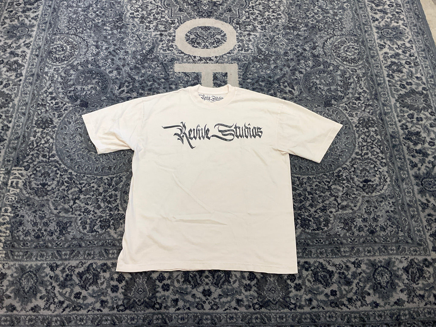 REVIVE STUDIOS TEE CREAM
